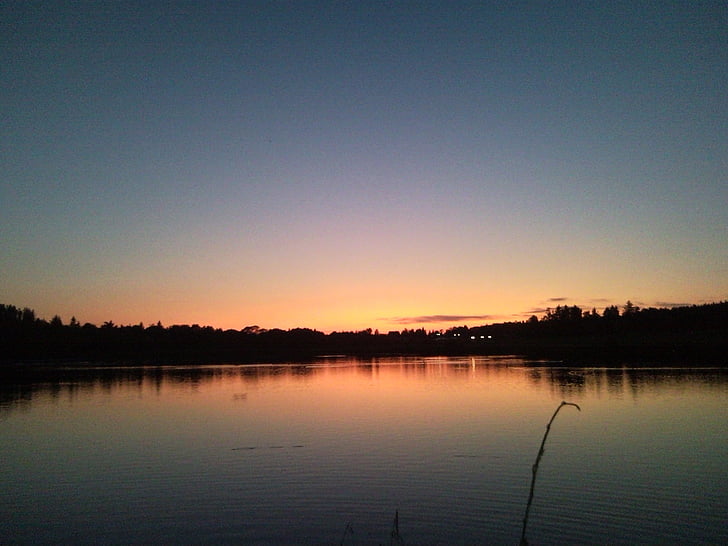 posta de sol, Estany, posta de sol d'estiu, que reflecteix el nivell de paisatge