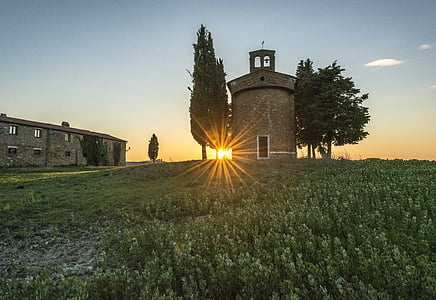 pole, Toskania, zachód słońca, Włochy, krajobraz, Rolnictwo, Kościół