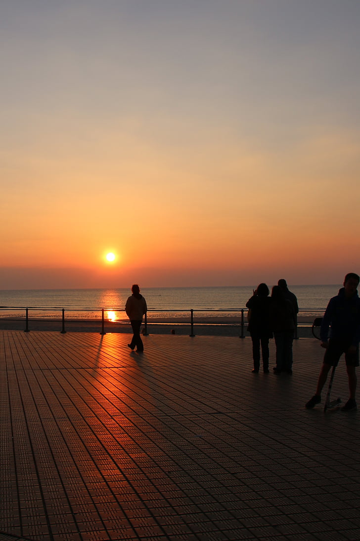 Ostend, zalazak sunca, sjena