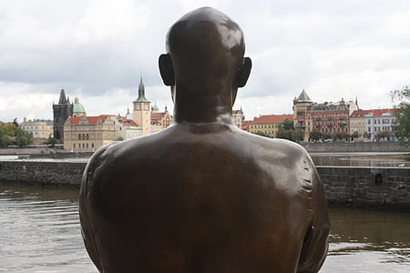 Prague, estátua, ombros
