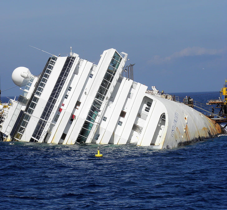 brod, putnički brod, olupina, Italija, Il giglio, Costa concordia, nesreća