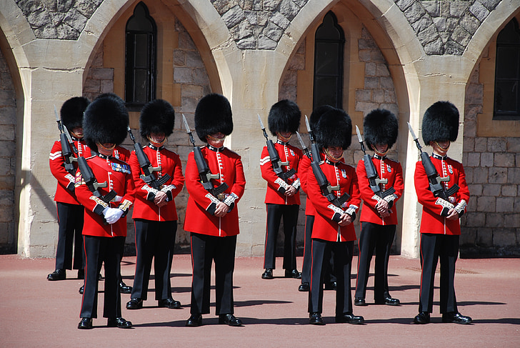 αλλαγή της φρουράς, Μεγάλη Βρετανία, το κάστρο του Ουίνδσορ, τιμήσει φρουρά, ομοιόμορφη, ένοπλες δυνάμεις, στρατιωτική