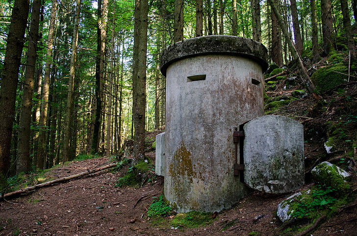 Obersalzberg, Bavaria, Berchtesgaden, Bunker, tretí rich, zrúcanina, Alpine
