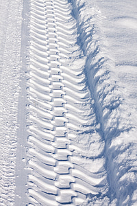 trace, snow, white, sunny, tire track, tractor, winter