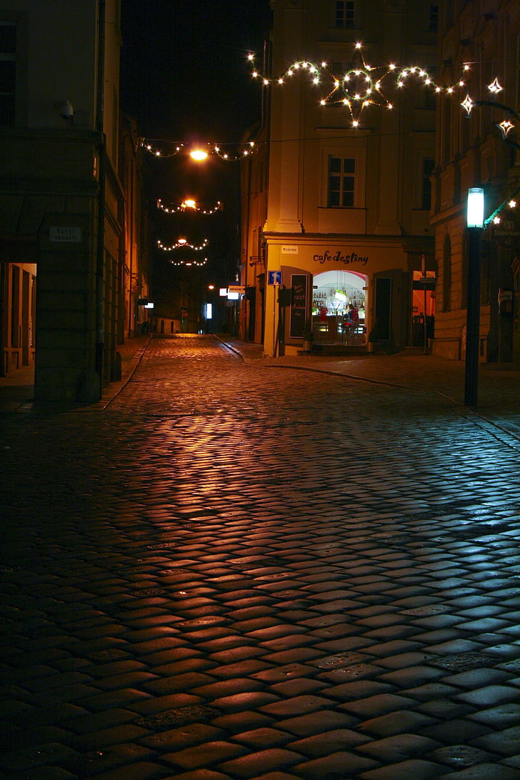 Čekijos Respublika, Morava, Olomoucas, Miestas, gatvė, Kalėdos, naktį