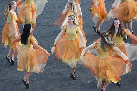 κορίτσια, γυναίκες, χορευτές, φορέματα, Κίτρινο, ψυχαγωγία, θηλυκό