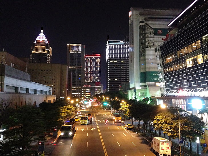Taiwan, Taipei, Gatuvy, utsikt över staden