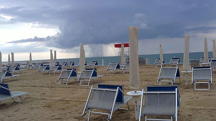 smilts, pludmale, ziemas, lietussargi, krēsli, jūra, krēsls