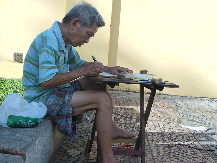Stary człowiek, Wietnam, Kopiowanie czcionek, pracy, Tłumacz saigon, Ho-chi-minh miasto