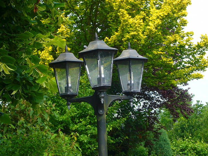 фенер, уличната лампа, лято