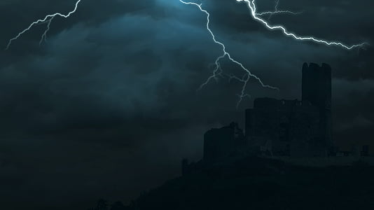 Castelo, nuvens, tempestade, trovoada, flashes, caveira, assustador