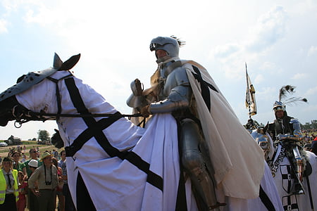 Knight, Grunwald, på hästryggen