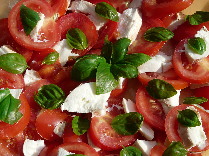 tomato and mozzarella salad, basil, tomatoes, mozzarella, cheese, healthy, frisch