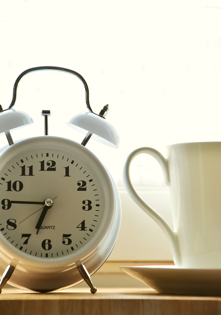 đồng hồ báo thức, thời gian, Xin chào, Đứng lên, có bữa ăn sáng, thời gian chỉ ra, khơi dậy