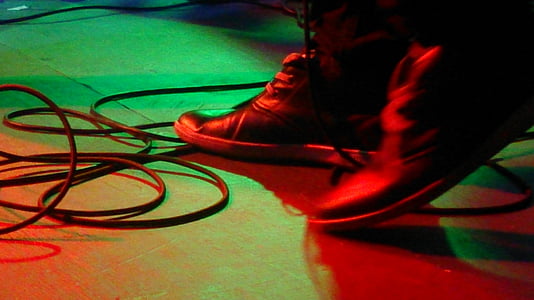 pies, pie, banda, etapa, guitarrista, cables, entretenimiento