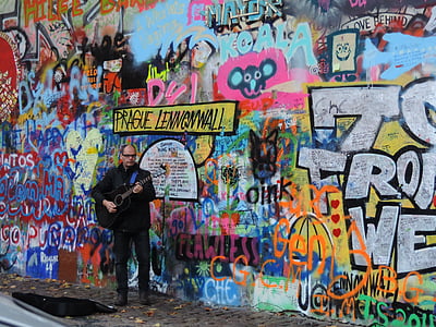 Praha, scenérie, Evropa, cestování, cestovní ruch, graffiti, lidé