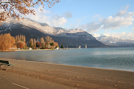 Annecy-tó, Annecy, víz szélén, tó, hegyi, természet, táj