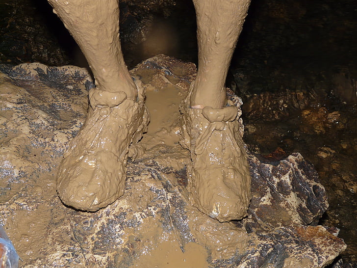 smutsiga, lera, lera, skor, fötter, Cave, metallstegar