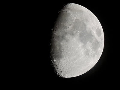 Mond, drei Viertel Mond, weißer Mond, Astronomie, Mondschein, Kosmos, Nacht