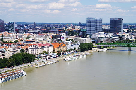 Bratislava, Slovakien, staden, Donau