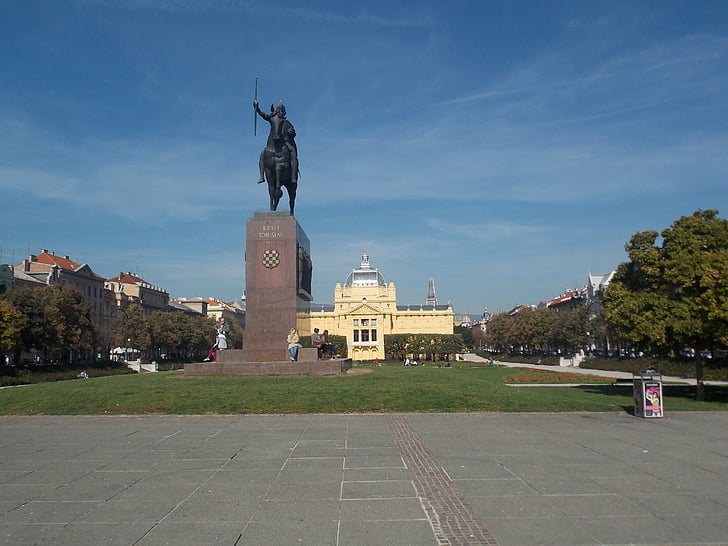 Zagreb, Croatia, thành phố, quảng trường, mùa hè, Đài tưởng niệm, kiến trúc
