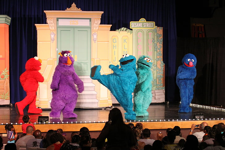Elmo, qua-qua, monstro das bolachas, Rosita, Grover, personagens, trajes