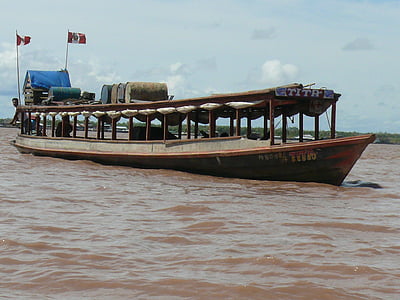 Peru, Pucallpa, floden, båd