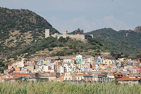 Bosa, Castillo de Malaspina, paisaje, ciudad, montaña, aldea, colina