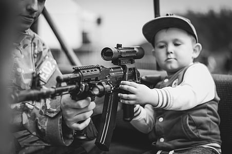 Anak laki-laki, anak, potret, militer, senjata, senapan, menembak