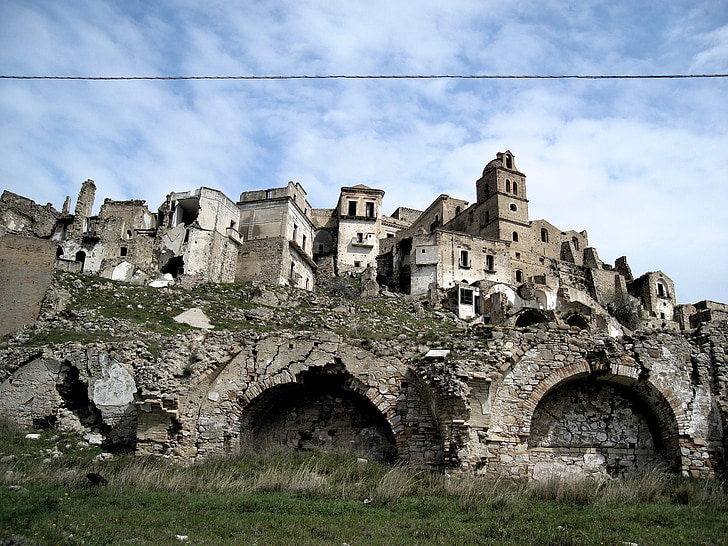 Craco, Italia, kodittomia, menetetty, maanjäristys, Etelä-Italiassa, hylätty kylä