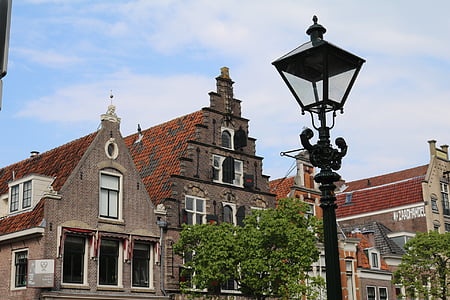 Alkmaar, Hollandia, lámpa, nyeregtetős házak, Hollandia
