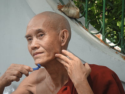 monje, afeitado, Myanmar, Birmania, cuidado de la piel facial, adulto Senior, personas