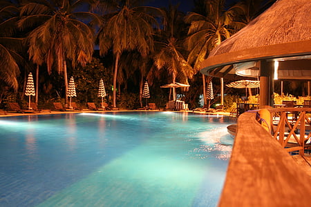 piscina, vista di notte, Maldive