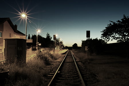 gleise, 鉄道駅, サンセット, 鉄道, 見えた, 照明