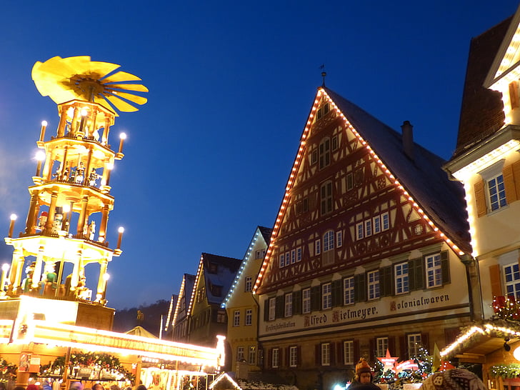 Božić piramida, veliki, svjetlo, Esslingen, Božićni sajam