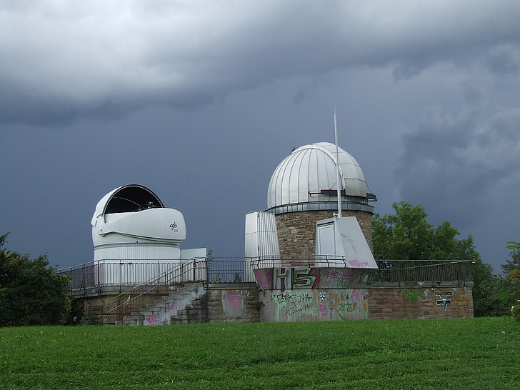 astronomické observatórium, Čiastočne zamračené, uhlandshöhe, Stuttgart