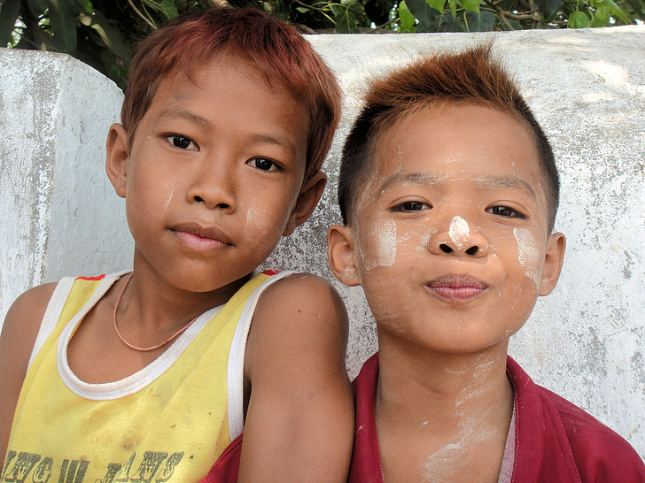 children, boys, friendship, myanmar, burma, thanaka, facial skin care
