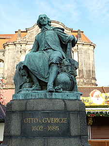 Skulptur, Statue, Guericke, Magdeburg, Sachsen-Anhalt, Denkmal, Rathaus