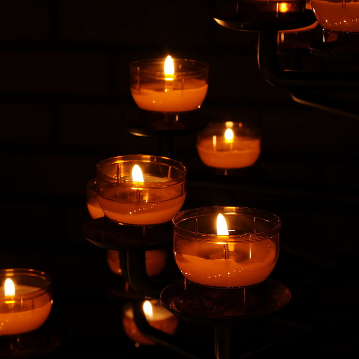oração de intercessão, velas, tealight, árvore de velas, Natal, luzes de sacrifícios, flama