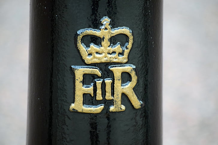 a queen elizabeth ii, Royal cypher, Royal cypher, London, alkohol, ital