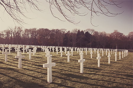 hřbitov, kříže, označí za neplatné, válka