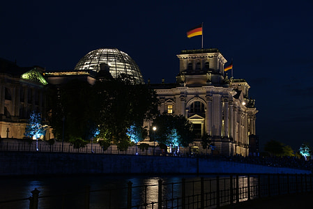 Almanya, Berlin, Reichstag, gece