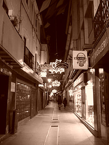 Street, kommercielle, lukket, nat, jul, ornamenter, lyse