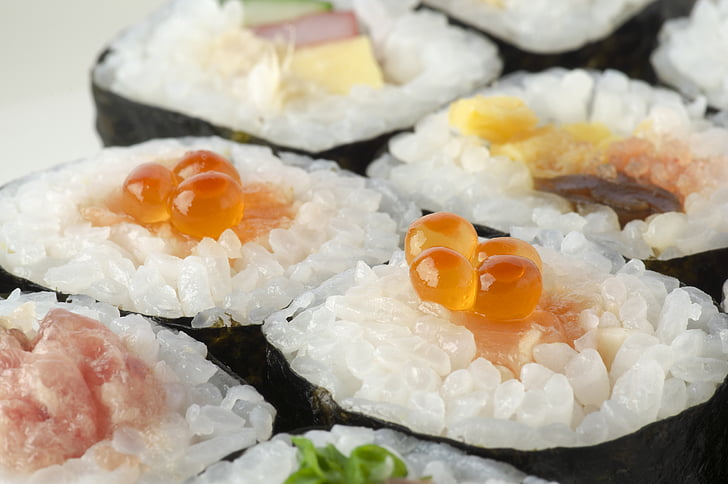 sushi rolls, futomaki, schaal-en schelpdieren, Sushi, Nori liquidatie, voedsel, zalm roe