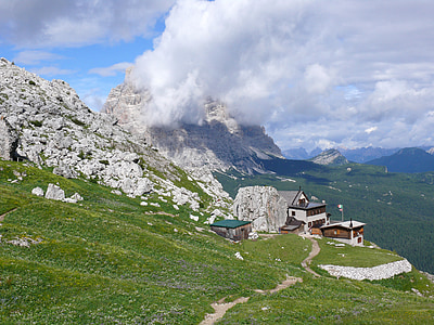 hory, horskú chatu, Dolomity