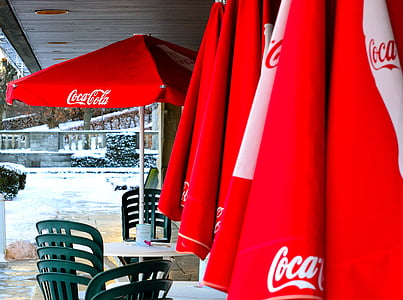 Coca cola, koks, parasoller, parasoll, reklam, paraplyer, terrass