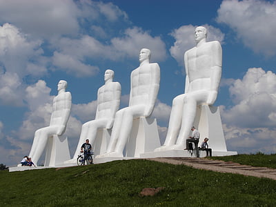 Esbjerg, Danemarca, mare, statui, 4 bărbaţi, biciclete