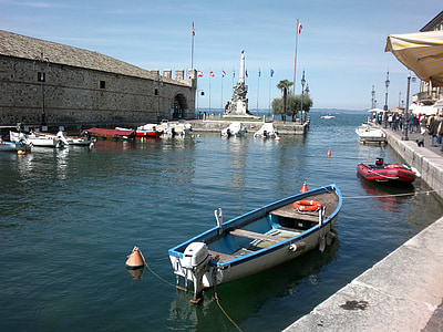 Lazise, Garda, Barche, Powerboat, Porto di barca, acqua, stato d'animo