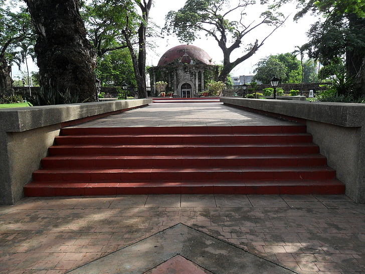 Paco park, Park, lépcsők, templom