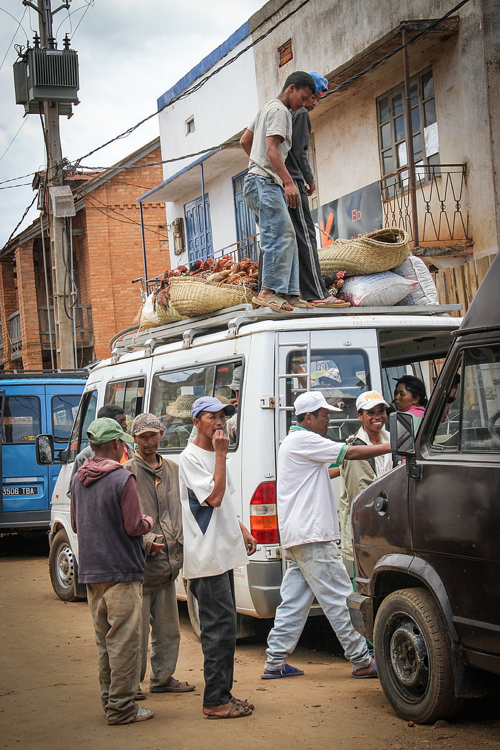 prevoz, Sprinter, avtomobili, javni prevoz, piščanec, revščine, Madagaskar